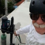 Furo técnico executado com perfuratriz de alta performance em estrutura de concreto no litoral.