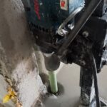 Perfuração precisa com perfuratriz diamantada, ideal para obras residenciais e comerciais.